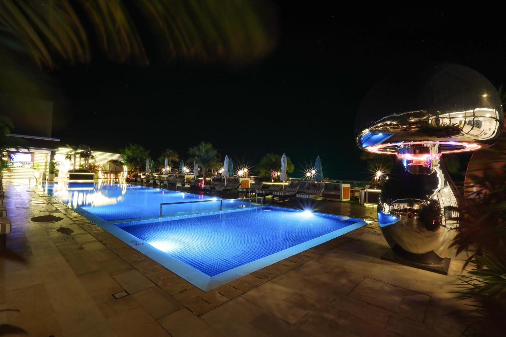 The Riyaz Lavanya Langkawi Pantai Cenang  Extérieur photo The pool at the hotel